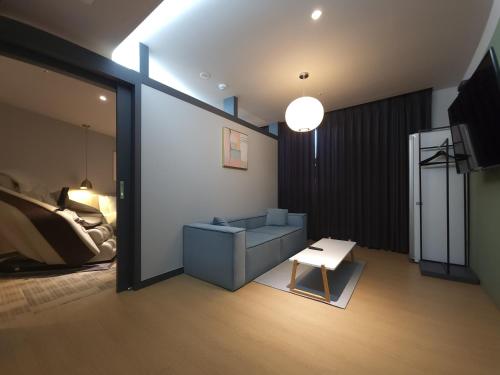 Brown Dot Hotel Jinju