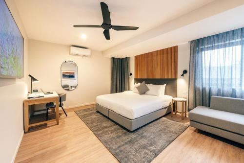 Quality Hotel City Centre near สนามบินคอฟส์ฮาร์เบอร์