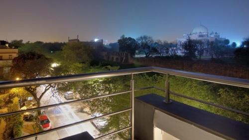 B Nineteen - Photo 3