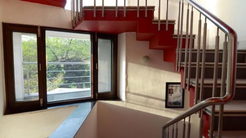 B Nineteen - Photo 4