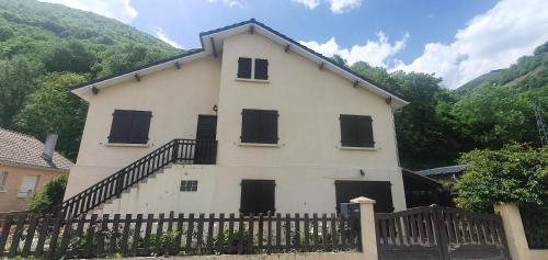 Maison 15 personnes aux pieds des Pyrénées - Location saisonnière - Sarrancolin