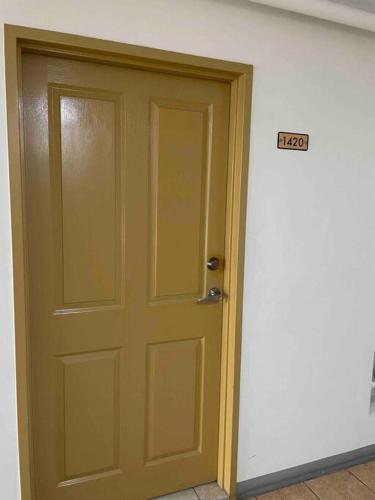 2BR Condo fully furnished @ 8 Spatial Maa rd photo