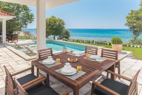 Létesítmények, Luxury Glamping Beach Villas Porto Bus in Bale