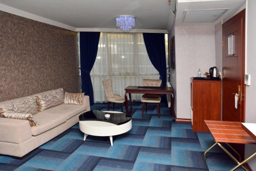 Business Grand Hotel - image 8