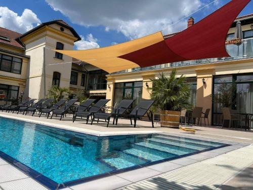 Swimming pool, Elizabeth Hotel in Ovaros
