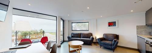 Picture of 2 The View Apartments Ilfracombe - Seafront, Parking, Lift, Ev