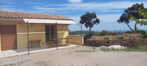 GITE proche de CASTELNOU gîte à louer Boule-d'Amont