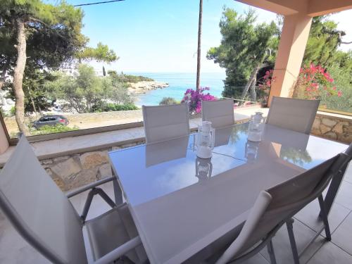Archos Seafront Apartments 1