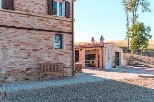  Villa Roberto by Mmega in Monte San Giusto