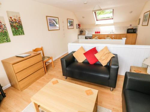 Rowan Lodge Narberth - image 6