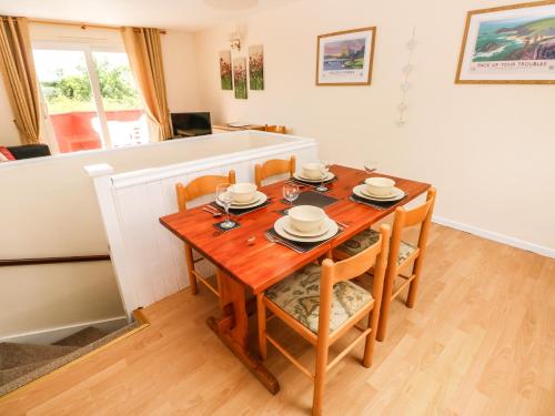 Rowan Lodge Narberth - image 11