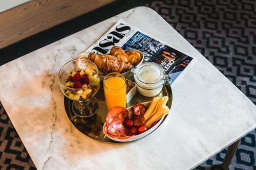 367340740 The Lift Apartments by RIDAN Hotels