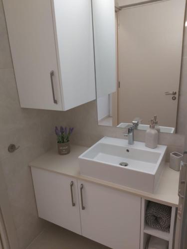 Dinglis Residences 31 - image 4