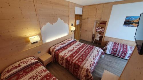 Quadruple Room with Mountain View