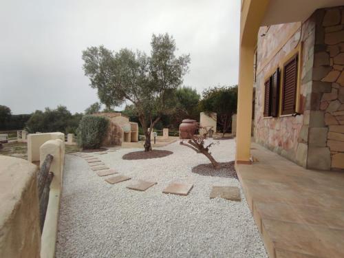  Villetta con giardino privato. in SantʼAnna Arresi