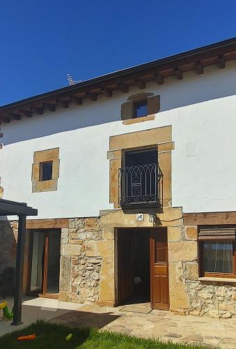 . Casa del Medio