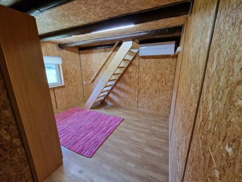 Létesítmények, Paju Majutus! in Kallaste (Saaremaa)