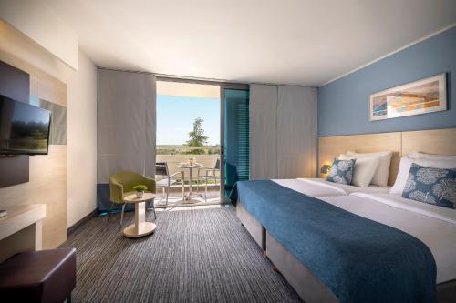 1 queen bed