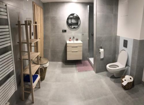 Soukromy pokoj s kuchyni a koupelnou v radovce in Nove Mesto Na Morave