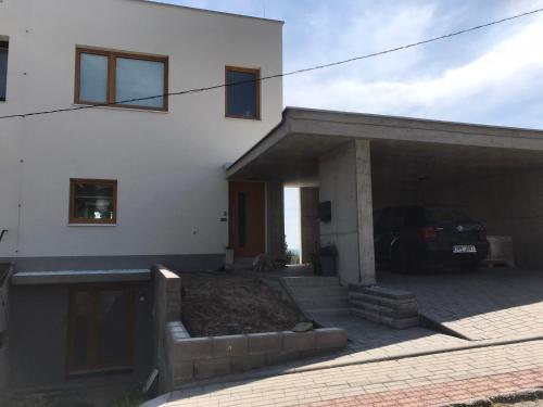 Soukromy pokoj s kuchyni a koupelnou v radovce in Nove Mesto Na Morave