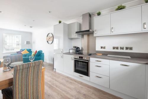 кухня, Modern Ground Floor Apartment in Tornagrain in Ардерсьєр