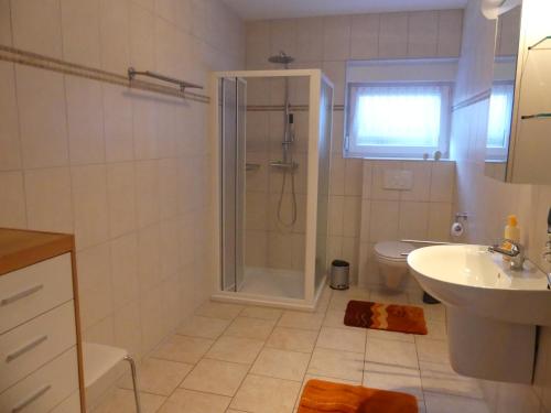 Badezimmer, Schöne Ferienwohnung in Fischbach / Pfälzer Wald (Schone Ferienwohnung in Fischbach / Pfalzer Wald) in Schönau (Pfalz)