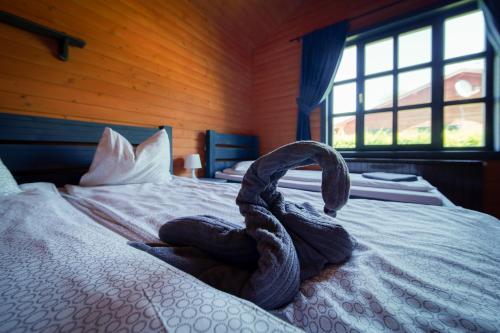 3 bedrooms, 6 beds