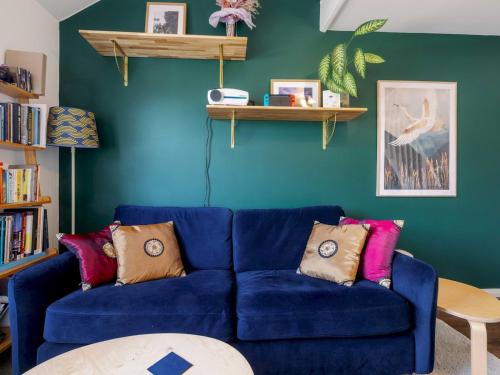 Pass the Keys Perfectly located East London Apartment