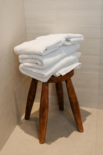 Dock 1 Suites
