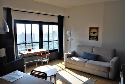 MODERN & BRIGHT flat - 2 MIN from the SEA 1