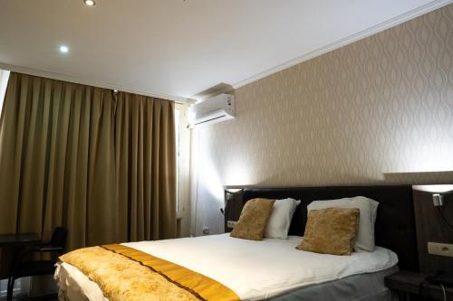 The Helmet Hotel - image 7