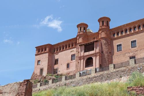 . HOSPEDERIA PALACIO PAPA LUNA