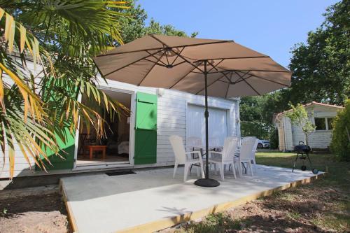 House with wooded garden near Royan gîte à louer Étaules