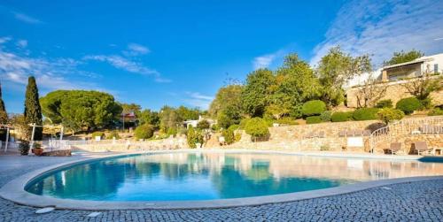 สระว่ายน้ำ, Casa Gaivota-Quinta do Paraíso, Praia Carvoeiro (Casa Gaivota-Quinta do Paraiso, Praia Carvoeiro) in คาร์โวเอโร ซิตี้เซ็นเตอร์