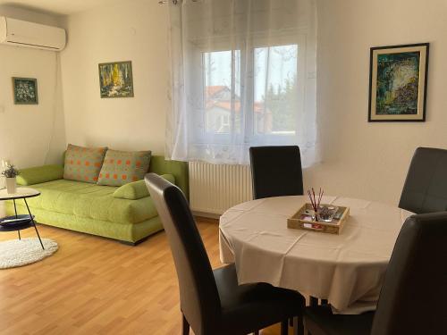  Apartments Emi Novigrad in Novigrad