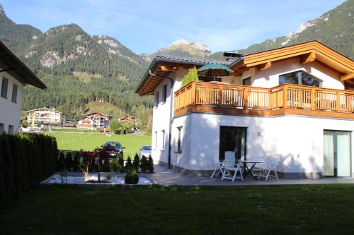  Haus Eder, Pension in Maurach