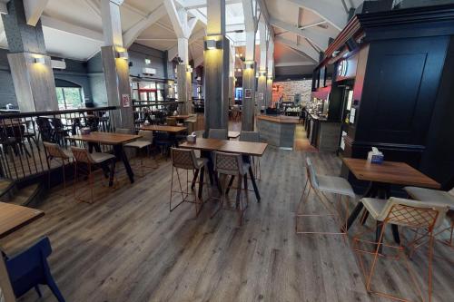 Village Hotel Liverpool - image 6