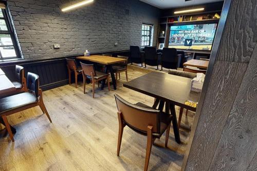 Village Hotel Liverpool - main image