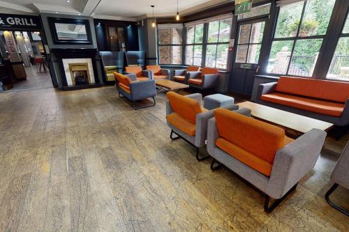 Vestabils, Village Hotel Liverpool in Whiston (Knowsley)