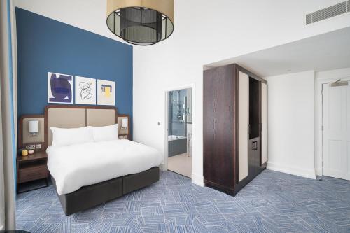 367420346 voco Grand Central Glasgow by IHG