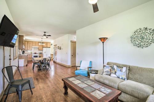 Idyllic Gem: Screened Porch, 1/2 Mi to River! in Lucerne (WY)