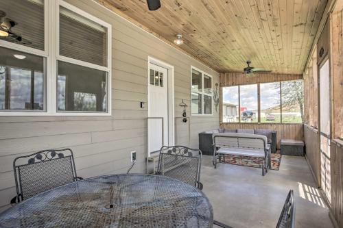 Idyllic Gem: Screened Porch, 1/2 Mi to River! in Lucerne (WY)