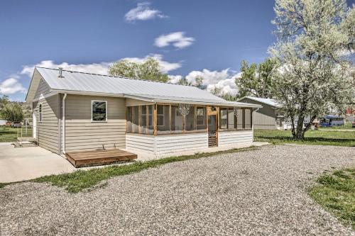 Idyllic Gem: Screened Porch, 1/2 Mi to River! in Lucerne (WY)