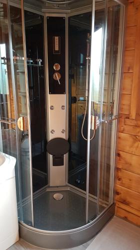 SUPERBE CHALET AVEC PISCINE CHAUFFEE Juillet et Aout in Vire