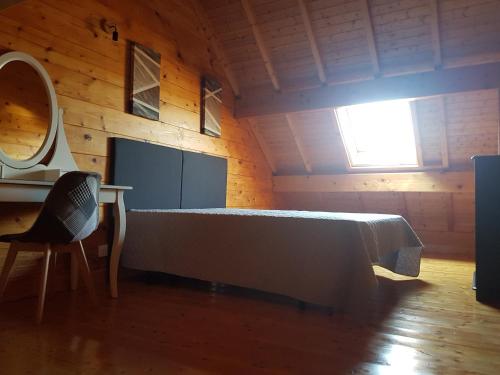 SUPERBE CHALET AVEC PISCINE CHAUFFEE Juillet et Aout in Vire