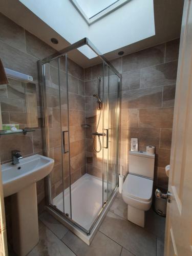 18 Craigmillar Park - image 6