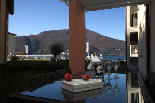 Apartment with Garden View