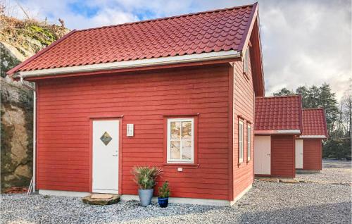 Gorgeous Home In Lyngdal With Kitchen