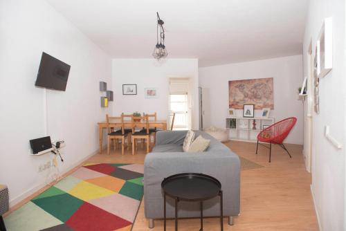 Travel & Live Marques – Porto, KY