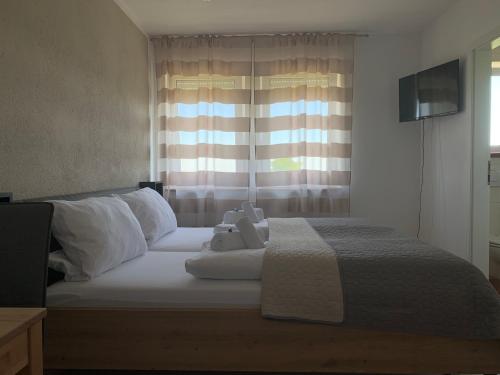 1 double bed